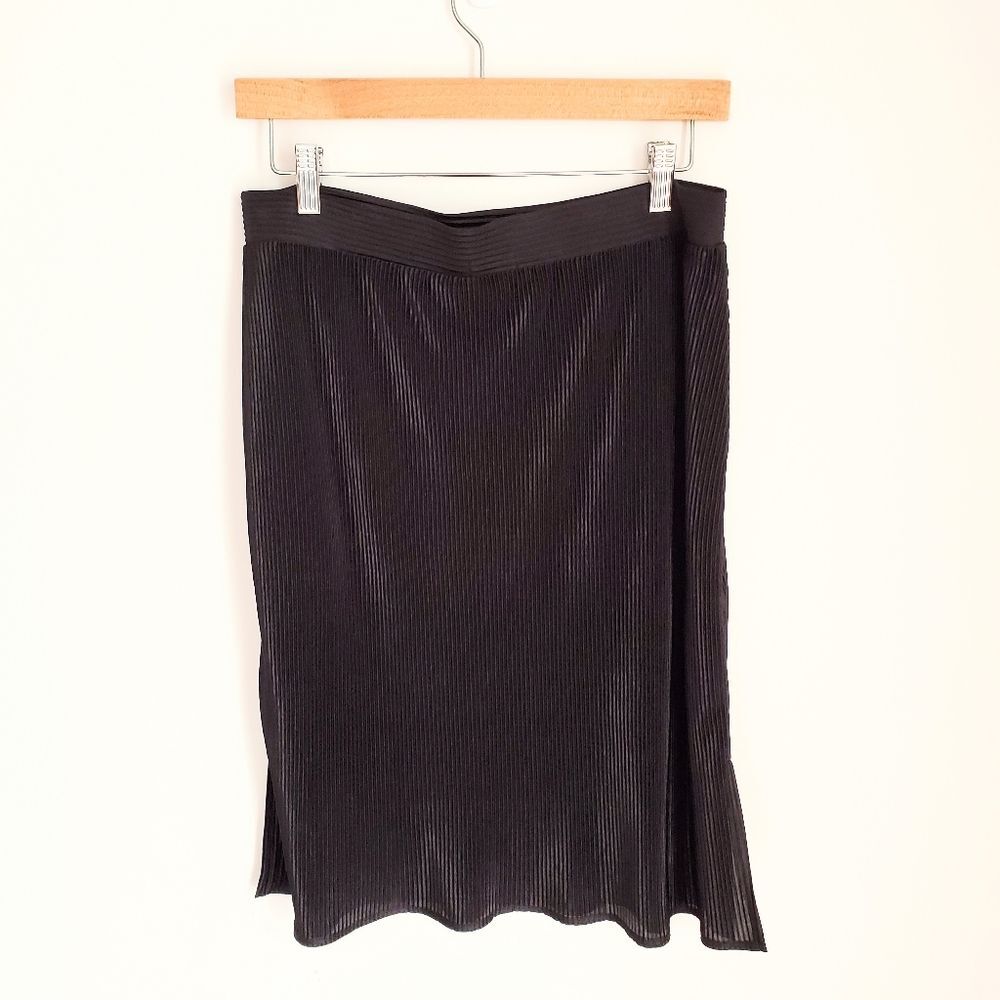 Ann Taylor Factory Lightweight Ribbed Satiny Black Midi Skirt Size M